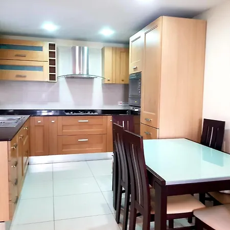 Oceanic - 15 Min Walk To Balluta Beach, 3 Bedrooms