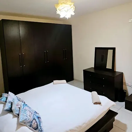 Apartment Oceanic - 15 Min Walk To Balluta Beach, 3 Bedrooms