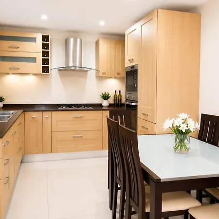 Oceanic - 15 Min Walk To Balluta Beach, 3 Bedrooms *