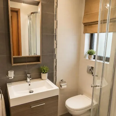 Apartment Oceanic - 15 Min Walk To Balluta Beach, 3 Bedrooms