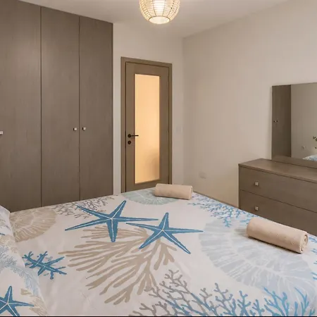 Oceanic - 15 Min Walk To Balluta Beach, 3 Bedrooms Apartment Saint Julian's
