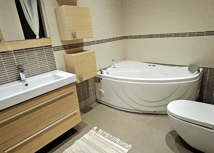 Lägenhet Oceanic - 15 Min Walk To Balluta Beach, 3 Bedrooms St. Julian's